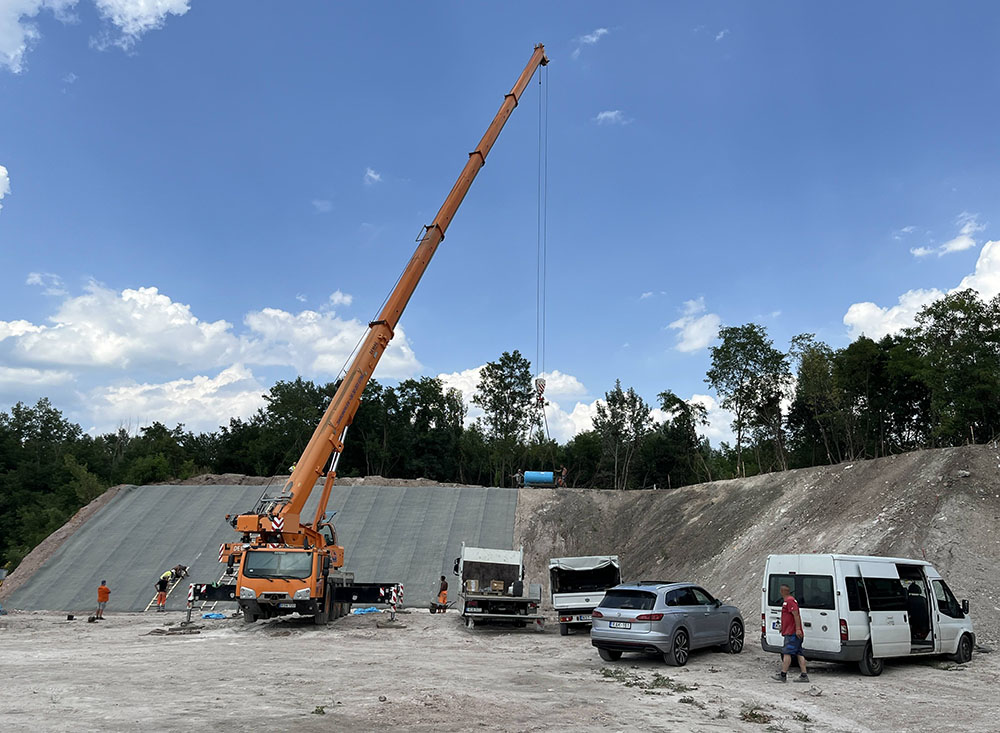 Bányameddő rézsűjének erózióvédelmi burkolása Concrete Canvas CCX-M GCCM