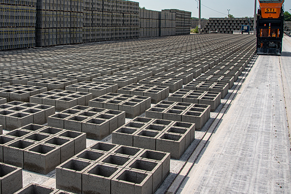 Beton falazó- és zsaluzóelemek - SW Umwelttechnik Magyarország Kft. 1 Beton