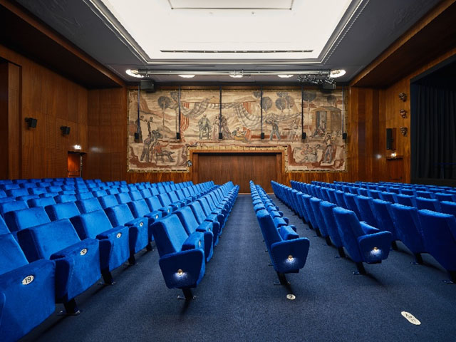 Megújultak a bécsi Stadtkino székei a Stulwerk Kft. szakembereinek keze nyomán 2 Stadtkino